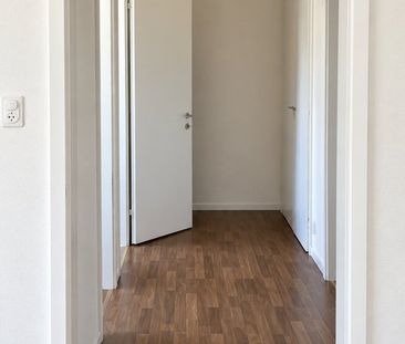 Bright and modern 1.5 room apartment in a central location - Photo 3