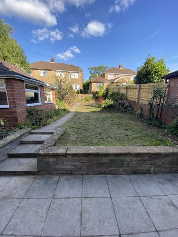 £1,300 PCM, Three Bedroom Semi-Detached House with Off-Road Parking, Garage, and Large Garden in Lynton Terrace, Llanrumney, Cardiff, CF3 4BS - Photo 3