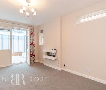 1 bedroom semi-detached bungalow to rent - Photo 1