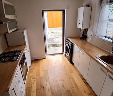 2 Bed Semi-Detached House, Perth Road, E13 - Photo 5