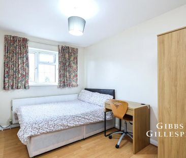 1 bedroom in a house share to rent - Photo 2