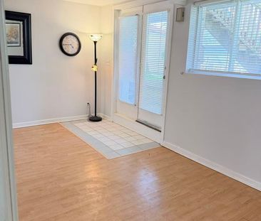For Lease - 395 Loretta Crescent Unit# # Back Unit, Whitchurch-Stou... - Photo 3