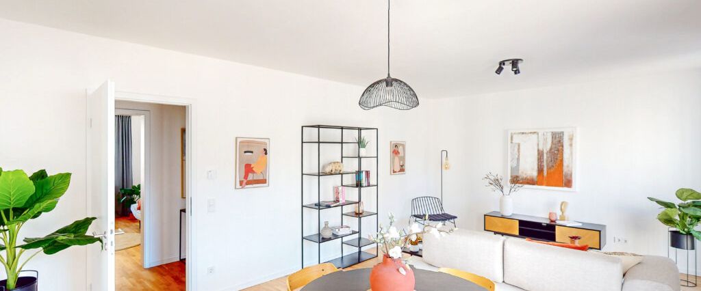 Mietpreisgedämpfte Wohnung! Familienfreundliche 4-Zimmer-Wohnung mit Balkon und zwei Bädern - Photo 1