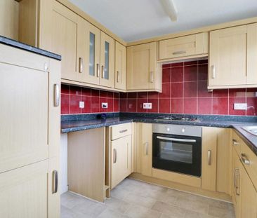 2 bedroom semi-detached house to rent - Photo 3