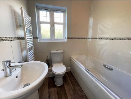 2 bedroom end of terrace house to rent - Photo 5