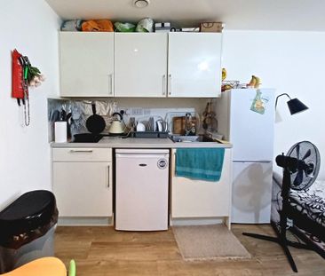 1 bedroom flat to rent - Photo 2