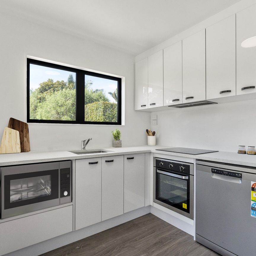 Modern unit in great location. - Photo 1