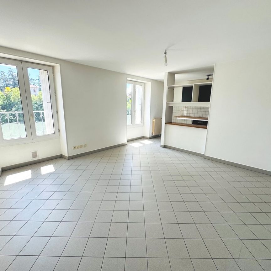 Location Appartement 3 pièces 52m² ROMANS SUR ISERE 26100 - Photo 1