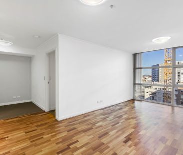 Generous One Bedroom with Home Office - Photo 2