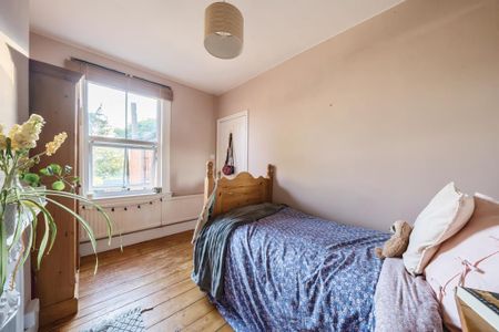 3 bedroom terraced house to rent - Photo 4