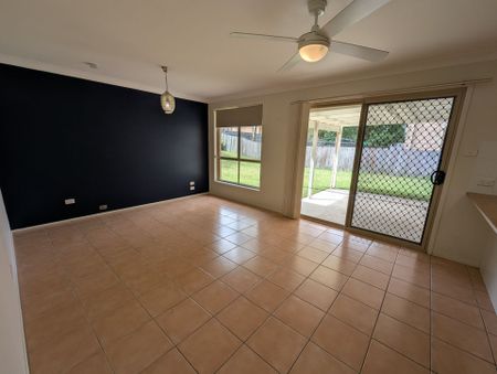 Spacious Family Home - Photo 3