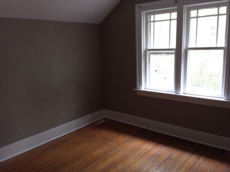 1256 RAE STREET 3 BEDROOM HOME - Photo 2