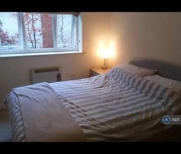 2 bedroom flat to rent - Photo 4