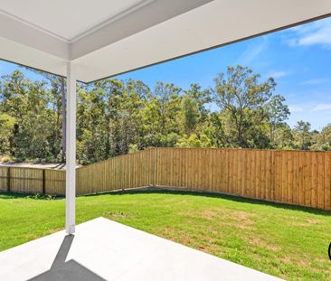 Modern & Stylish Living in the Heart of Brassall - Photo 4