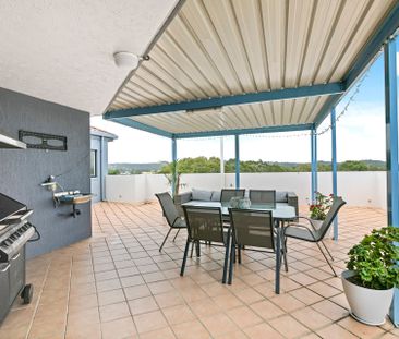 Picnic Point – Three Bedroom Penthouse with Private Roof Top Garden! - Photo 5