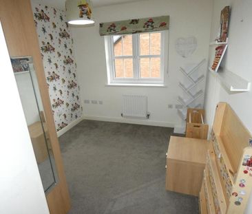 4 bedroom detached house to rent - Photo 2