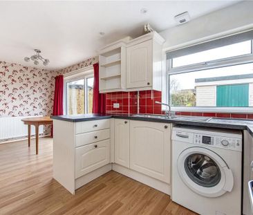 3 bedroom semi-detached house to rent - Photo 6