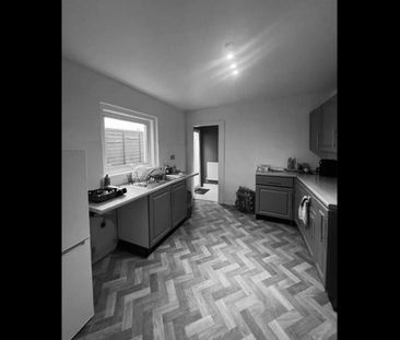 Room in a Shared House, Testwood Road, SO15 - Photo 3