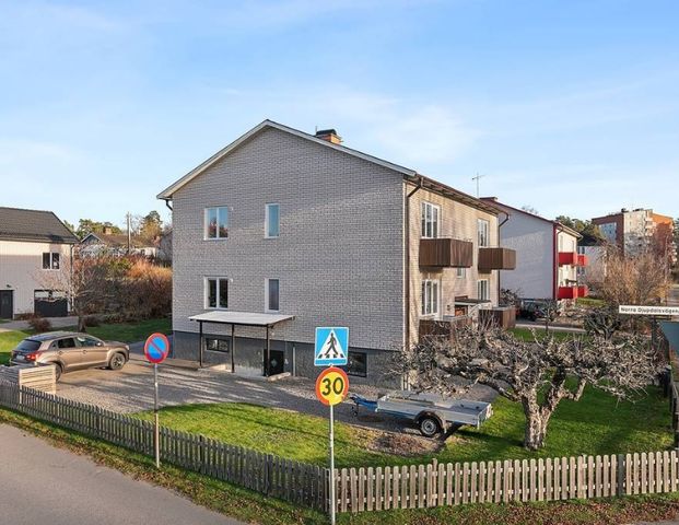 Norra Storängsvägen 1 - Photo 1