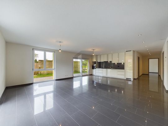 HELLER OFFENER WOHNBEREICH - Foto 1