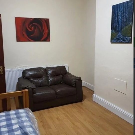 Room in a Shared House, Linden Road, LS11 - Photo 2