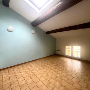 A LOUER - Rognonas - Appartement T2 avec place de parking, - Photo 2