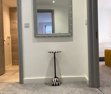 Student Properties to Let - Photo 3