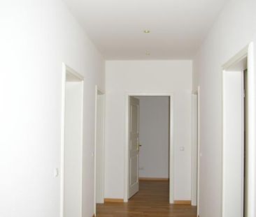 Sanierte Altbauwohnung im 3.OG mit Balkon!! - Foto 1