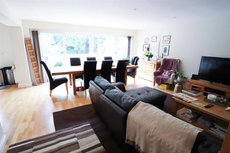 4 bedroom detached house to rent - Photo 4