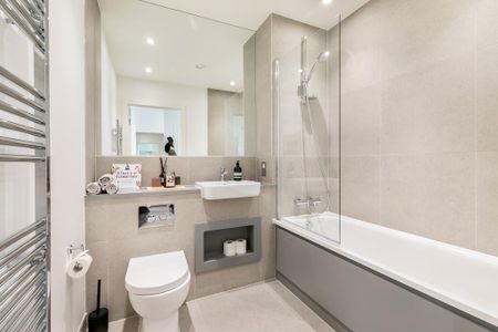 2 bedroom flat to rent - Photo 2