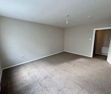 11a Dunluce Street, Larne, BT40 1JG - Photo 4