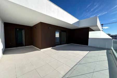 3 Bedroom Apartment For Rent in Estepona, Málaga - Photo 5