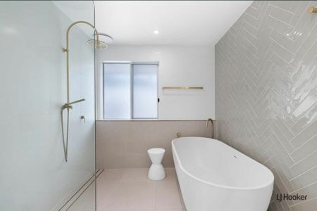 Resort-Style Luxury Meets Effortless Coastal Living - 'Casa Palma' - Photo 5