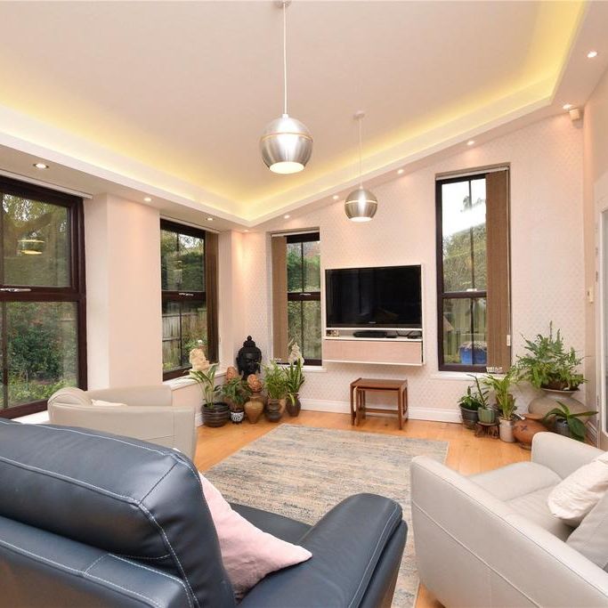 5 bedroom detached house to rent - Photo 1