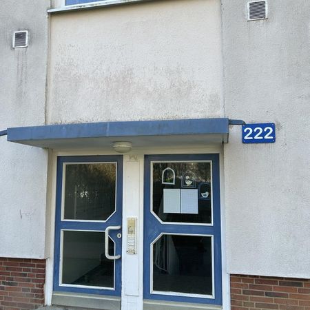 Demnächst verfügbar! Helle 3-Zimmer-Wohnung mit Balkon in Kiel-Mettenhof - Photo 4