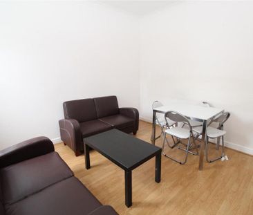 3 bedroom private hall to rent - Photo 4