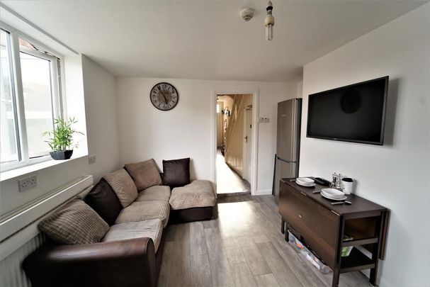 7 bedroom house to rent - Photo 1