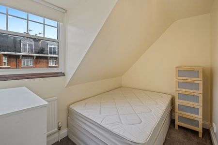 3 bedroom flat to rent - Photo 3