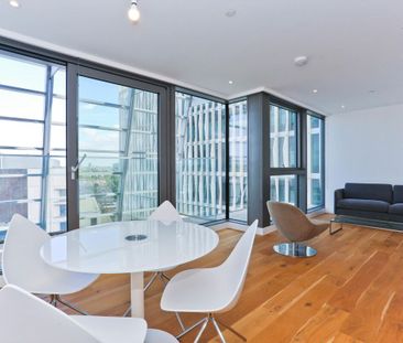 2 bedroom flat in the heart of White City - Photo 4