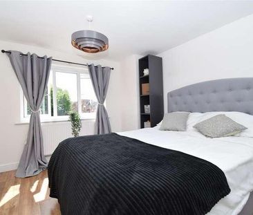 St. Andrews Place, Normanton, WF6 - Photo 2