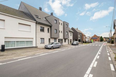 Instapklaar 2-slaapkamer duplex appartement met garagebox én staanplaats - Photo 5