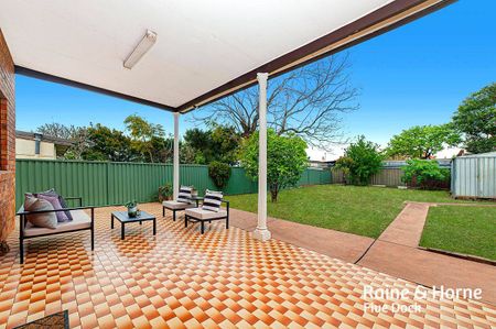 Superb 5 Bedroom Family Home | Extra Convenient Location - Photo 2