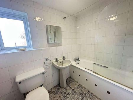 Mount Felix, Walton On Thames, Surrey, KT12 - Photo 2