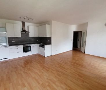 Freundliche 2-Zimmer-Wohnung mit möblierter Küche und Balkon in gut... - Foto 5