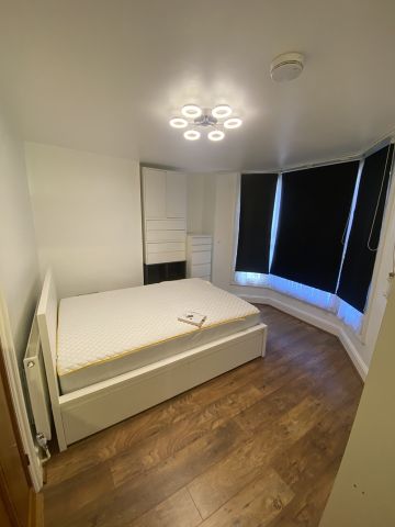 1 Bed Flat, Woodstock Road, N4 - Photo 2