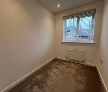 3 bedroom semi-detached house to rent - Photo 3