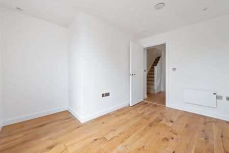 Thomas Hardy Mews, LONDON - Photo 2