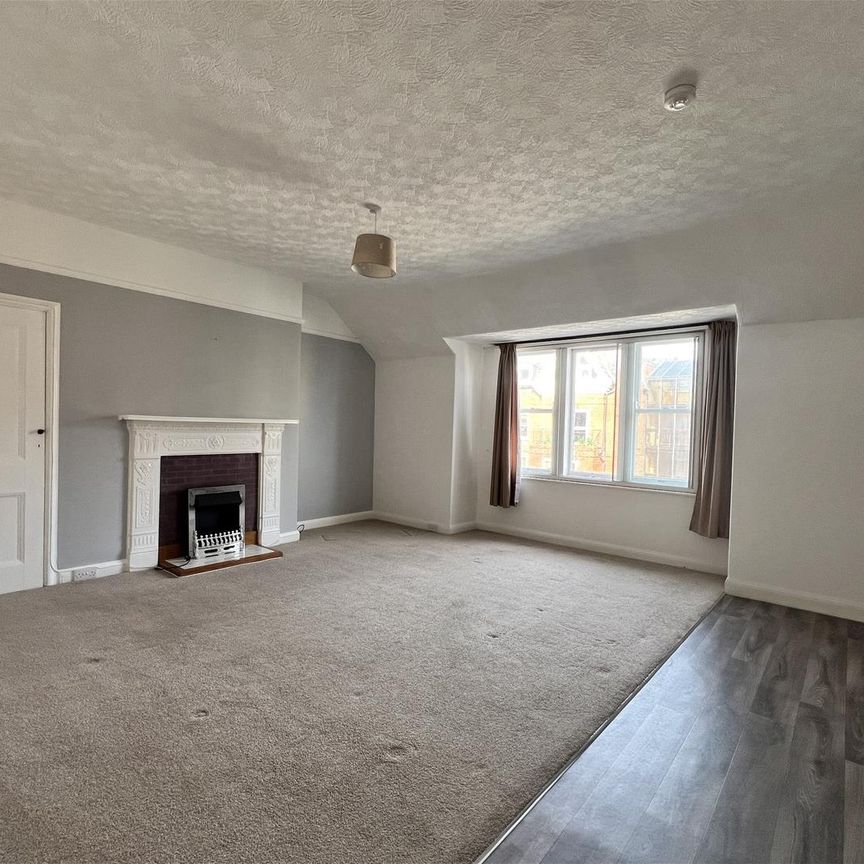 Avenue Victoria, Scarborough - Photo 1