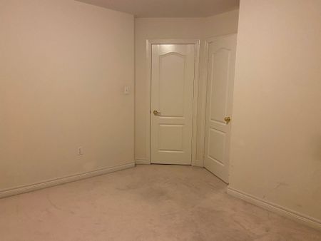 For Lease - 56 Destino Crescent, Vaughan, Ontario - Photo 4