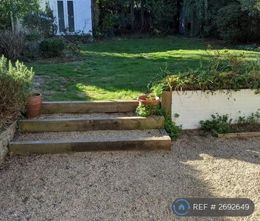 4 bedroom semi-detached house to rent - Photo 3